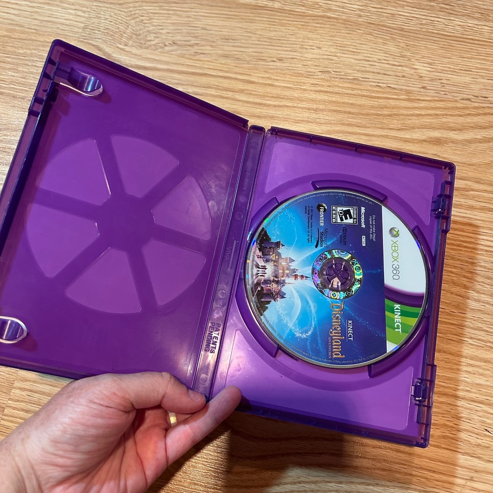 Kinect Disneyland Adventures Xbox 360 Game Disney Theme Park Exploration - Picture 4 of 5